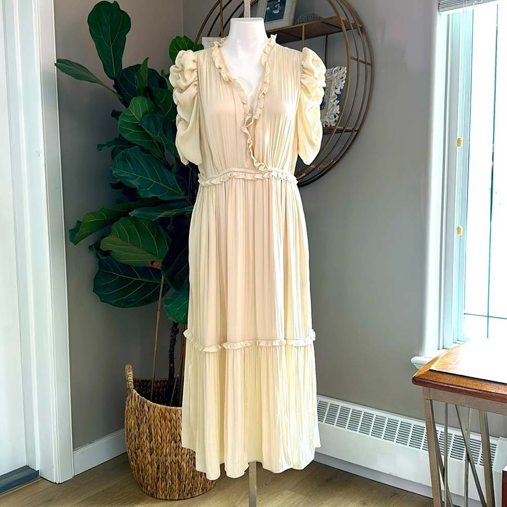 H&M - NEW midi satiny dress